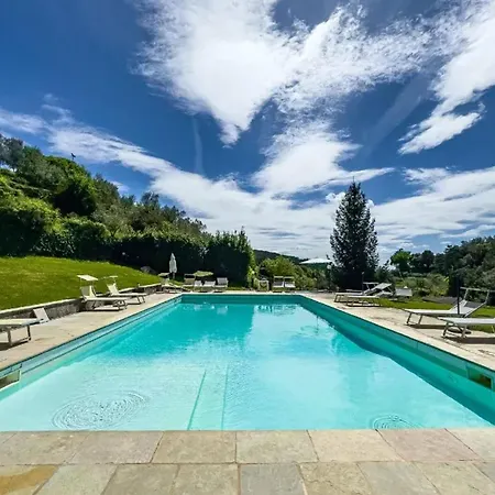 Appartement Charming With Shared Pool In *
