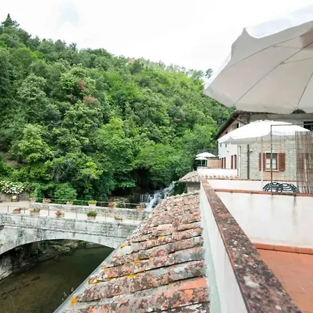 Апартаменты Charming With Shared Pool In Лоро-Чуффенна